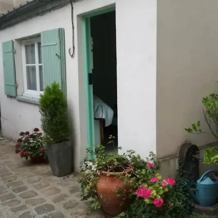 Cosy A 12m² Avec Terrasse Privee Parigi